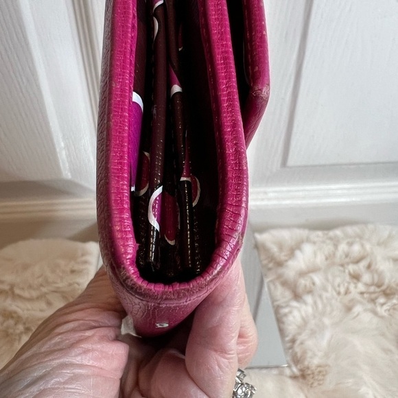 GUCCI LOVELY HEART INTERLOCKING GG LEATHER WALLET - Picture 14 of 16